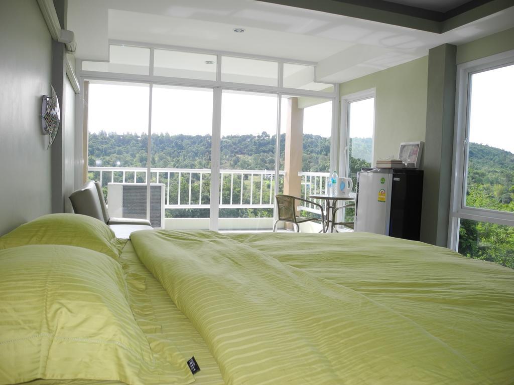 Wind Hills Hotell Nakhonratchasima Rum bild