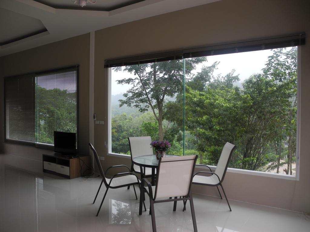 Wind Hills Hotell Nakhonratchasima Rum bild