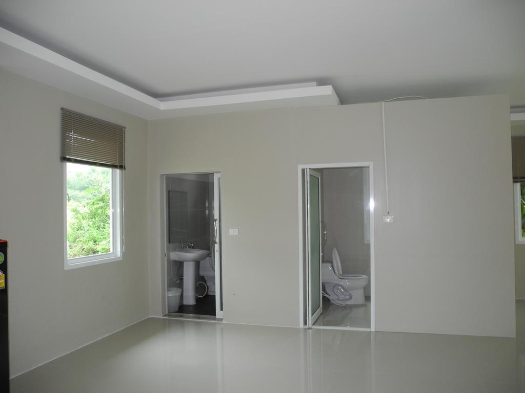 Wind Hills Hotell Nakhonratchasima Rum bild