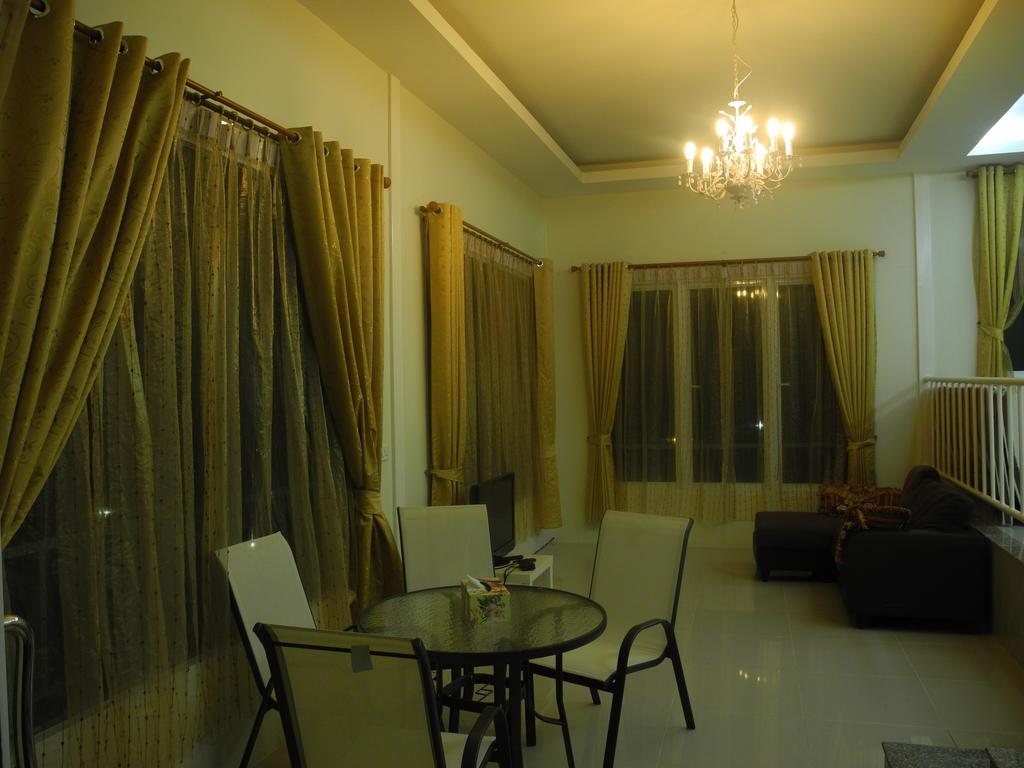 Wind Hills Hotell Nakhonratchasima Rum bild